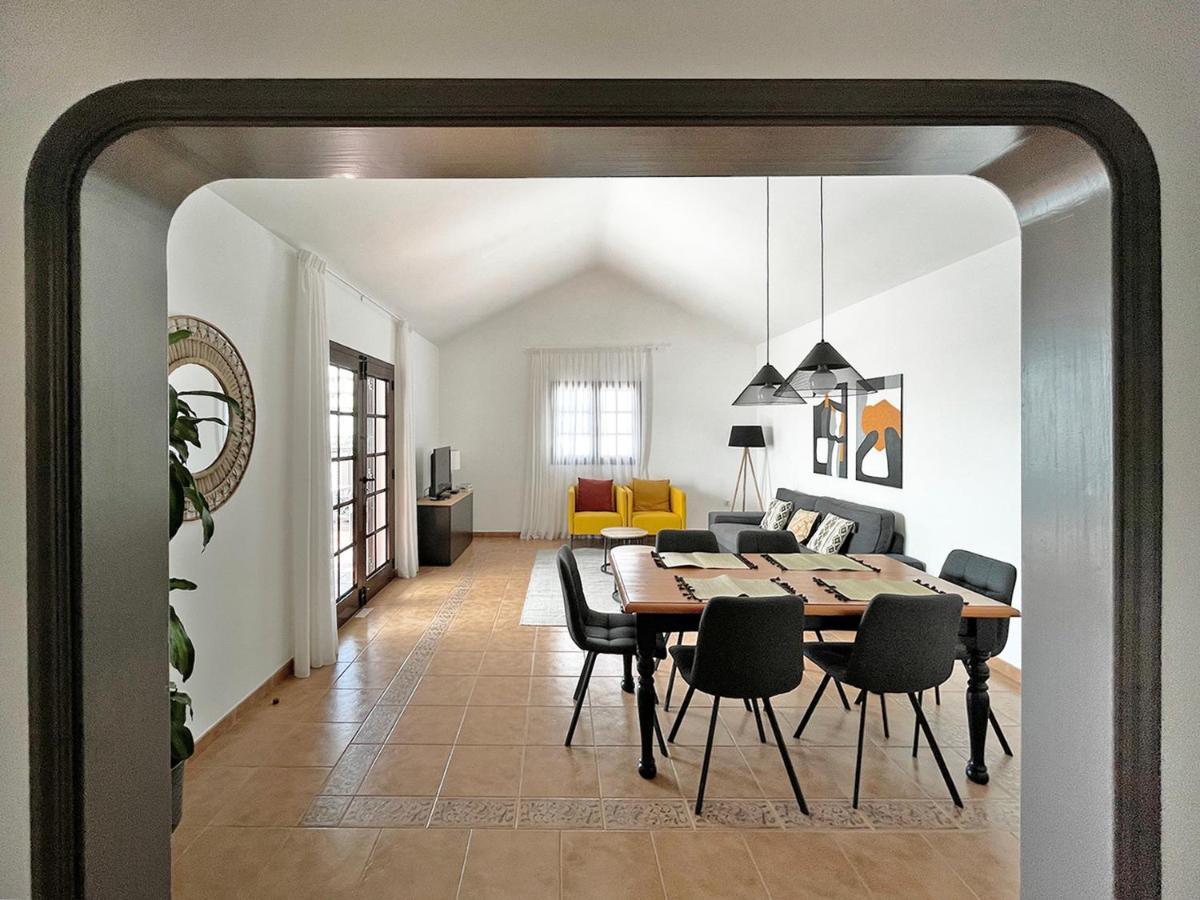 Villa Charlotte Тіас Екстер'єр фото